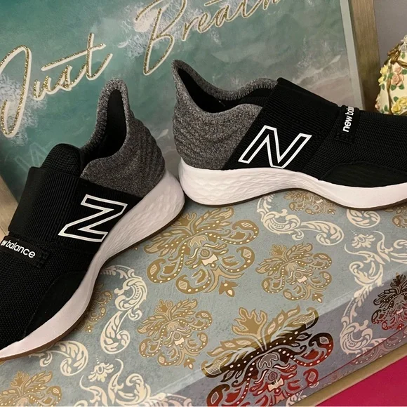 💙NWT NEW BALANCE SNEAKERS💙
